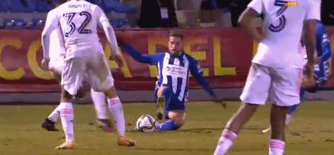 什么是牌九中的“夹棍”？解析这种特殊玩法中的高倍风险。（牌九里的夹棍是什么？详解这一特殊玩法的高倍风险）