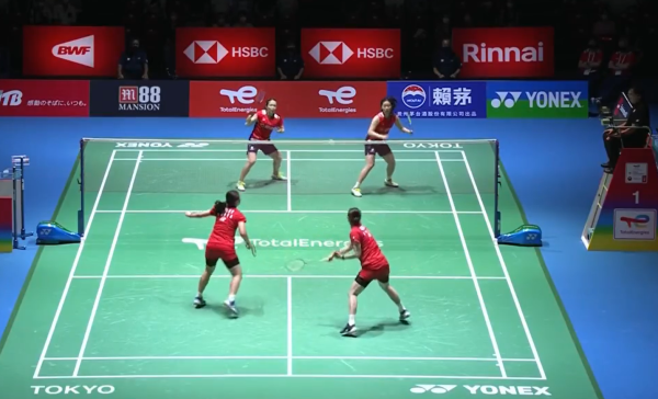 她感谢团队 她感谢团队